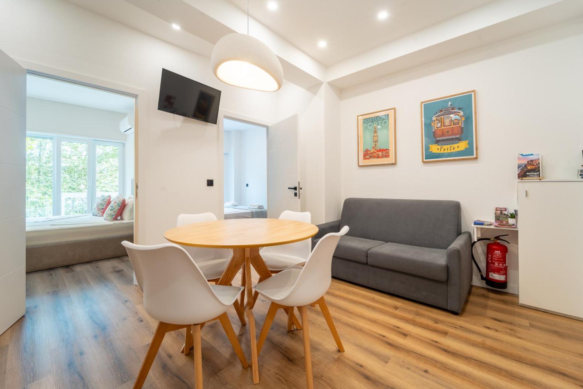 Casa Flores - 2 Bedroom, Lift, Ac, Car Parking - Extra Порто Екстериор снимка