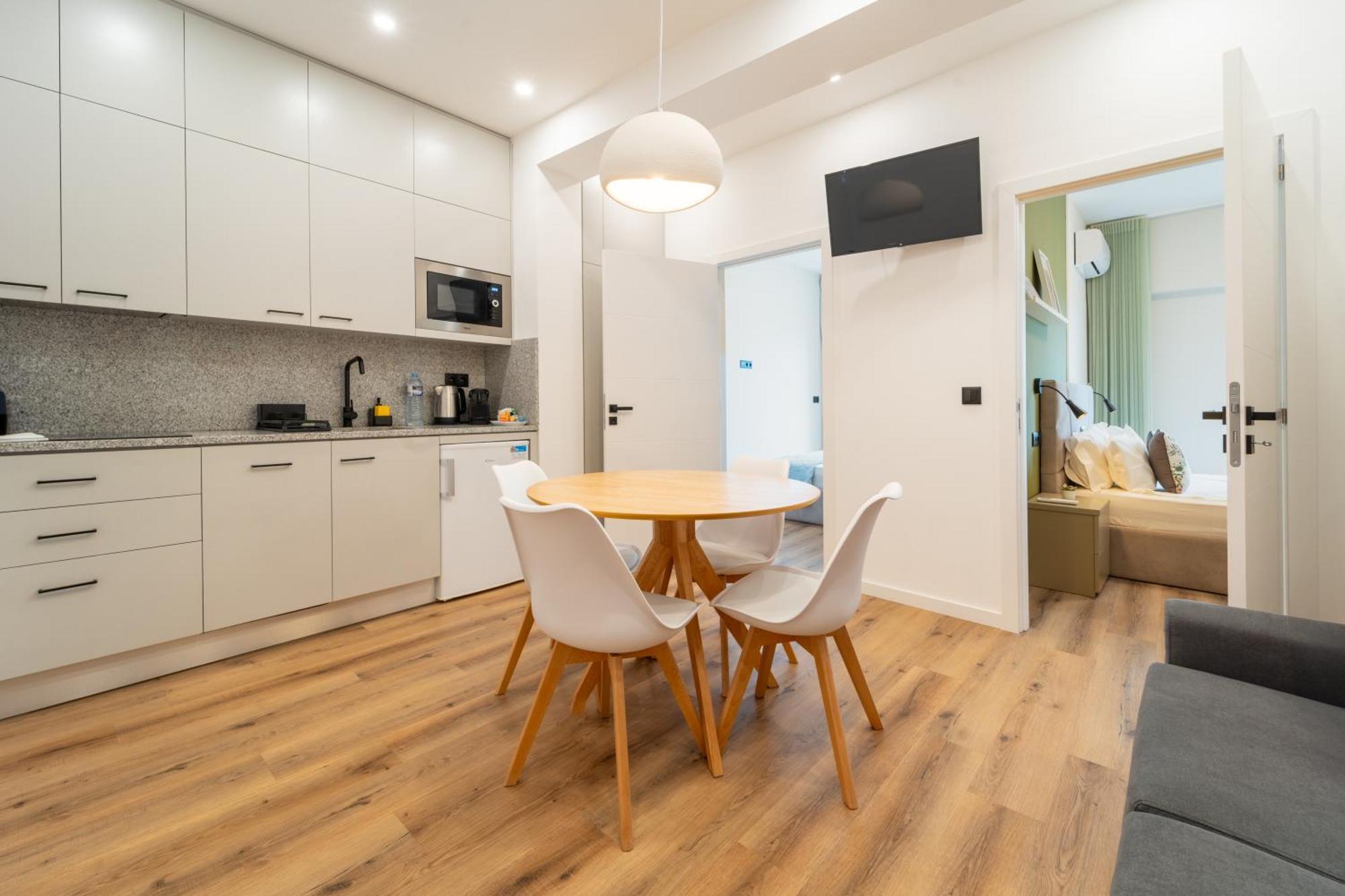 Casa Flores - 2 Bedroom, Lift, Ac, Car Parking - Extra Порто Екстериор снимка